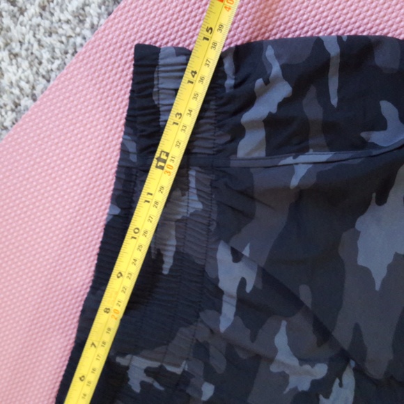 Athleta Printed Mesh Racer Run Short - Picture 10 of 10
